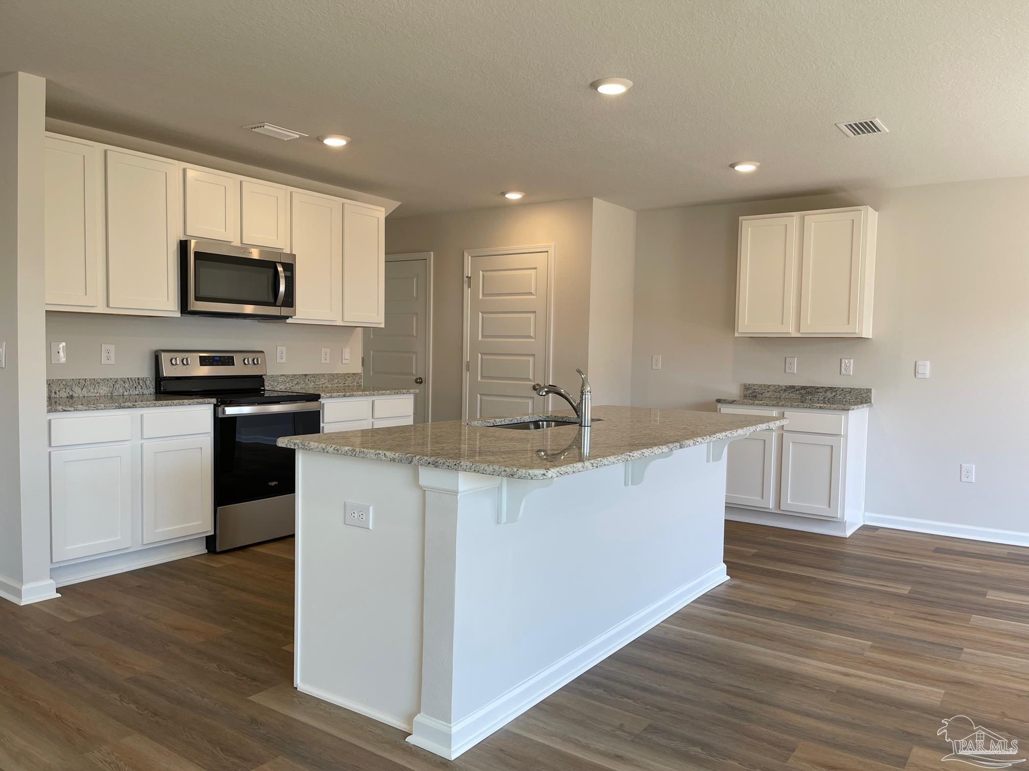 Photo of Listing #662479