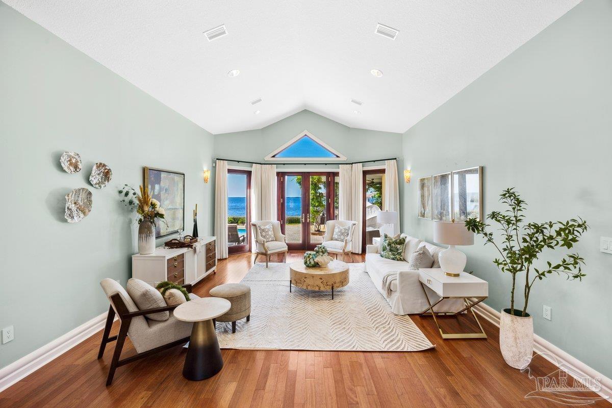 Photo of Listing #662747