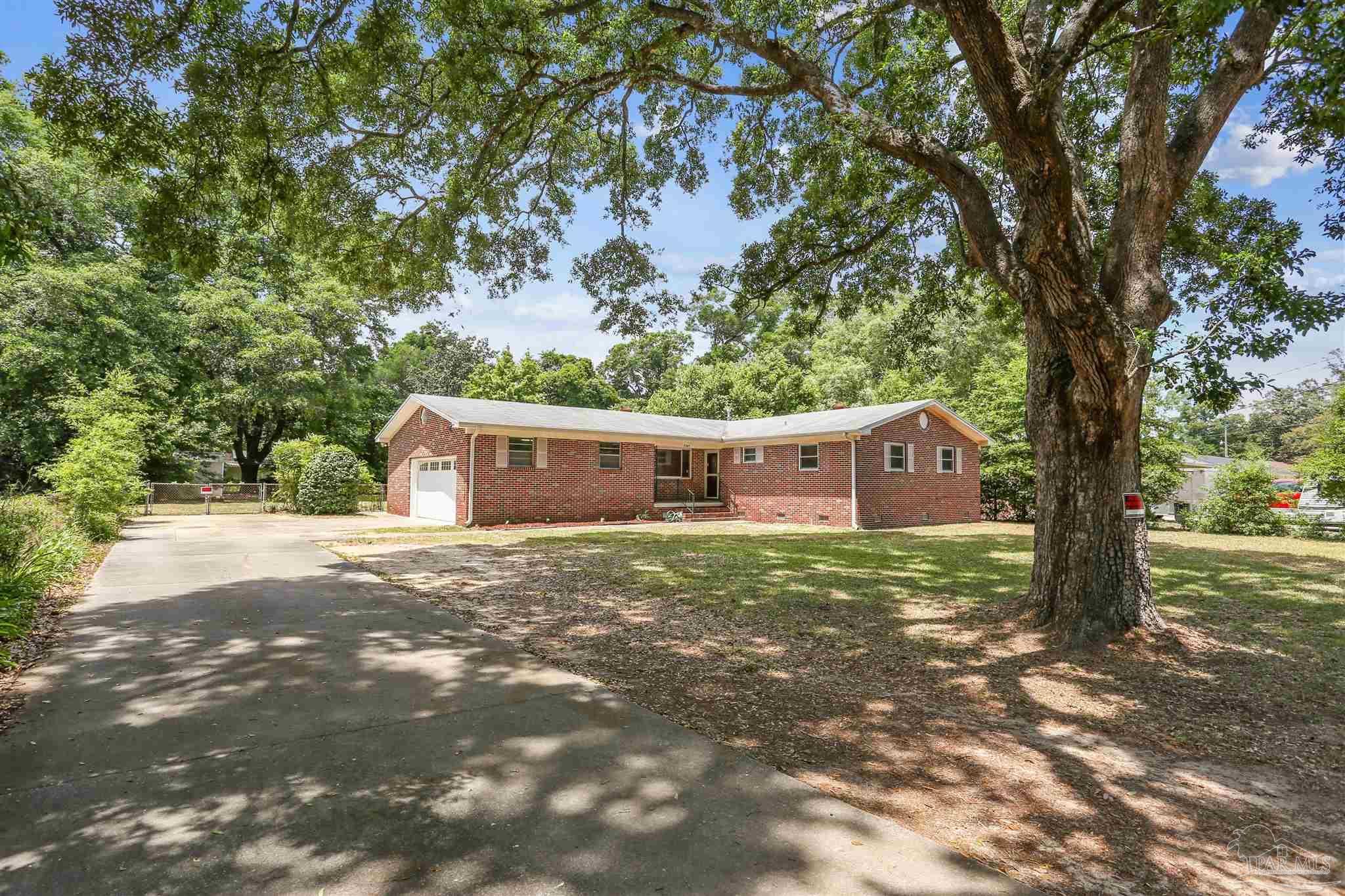 Photo of Listing #663596