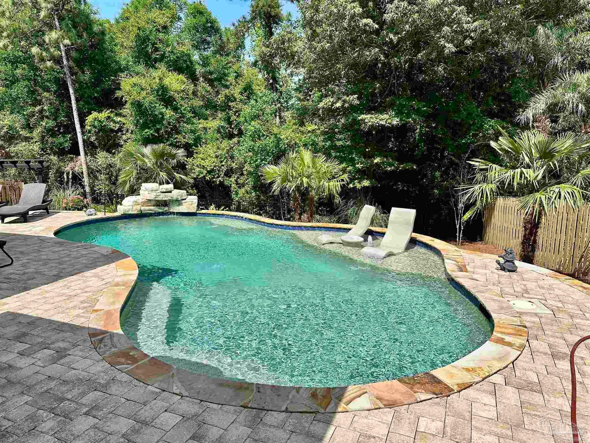 Photo of Listing #664454