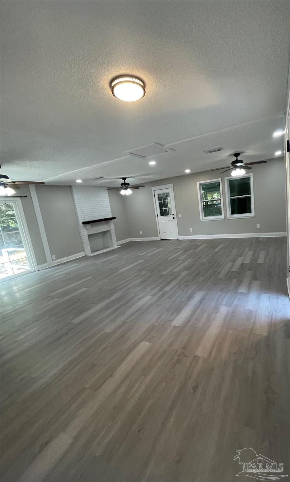 Photo of Listing #664758