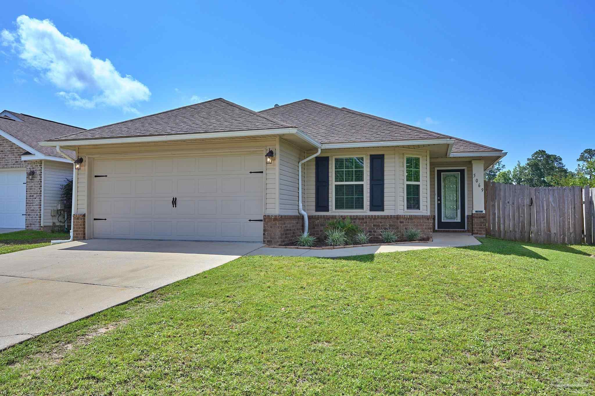 Photo of Listing #665092