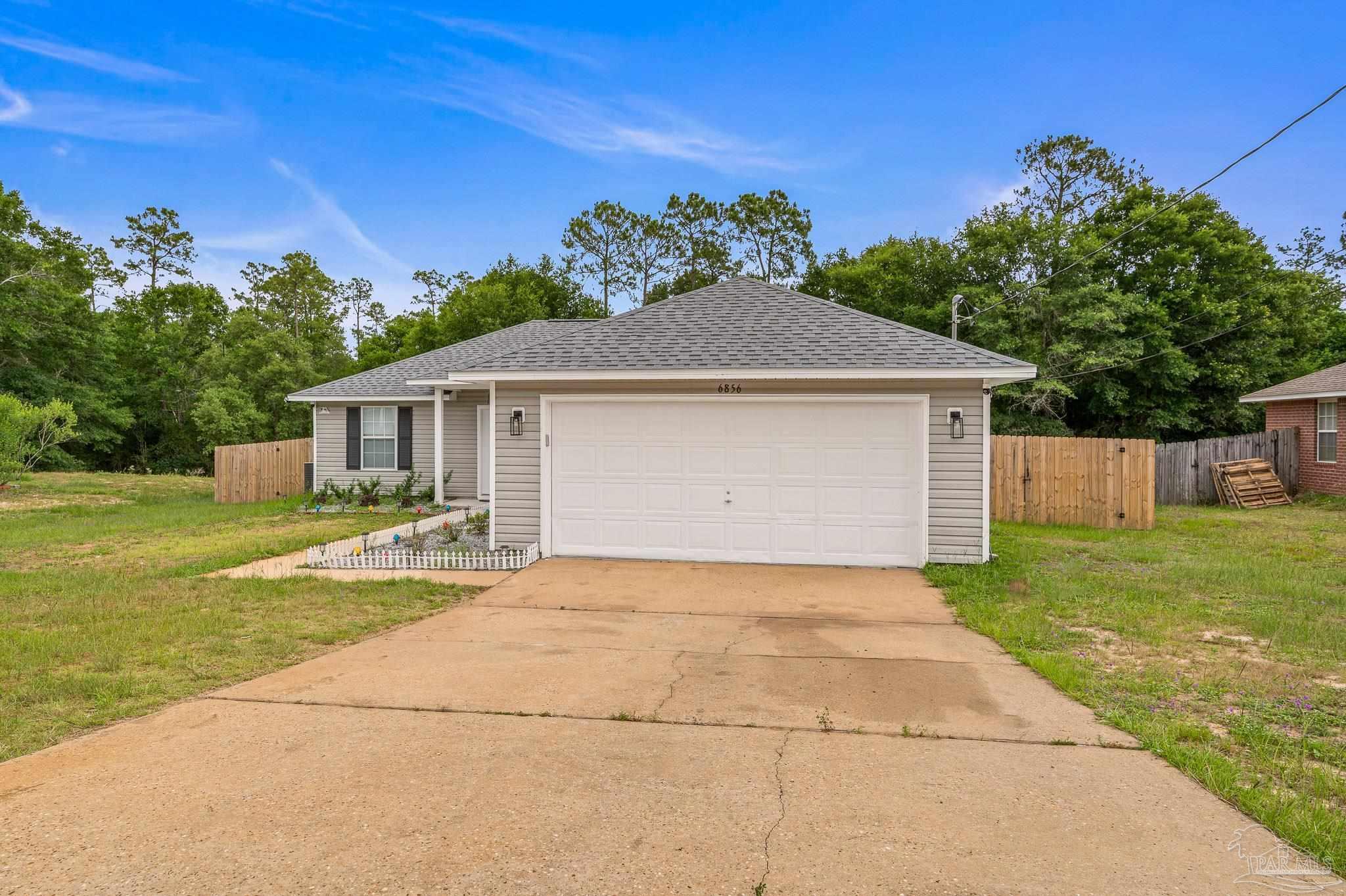 Photo of Listing #665404