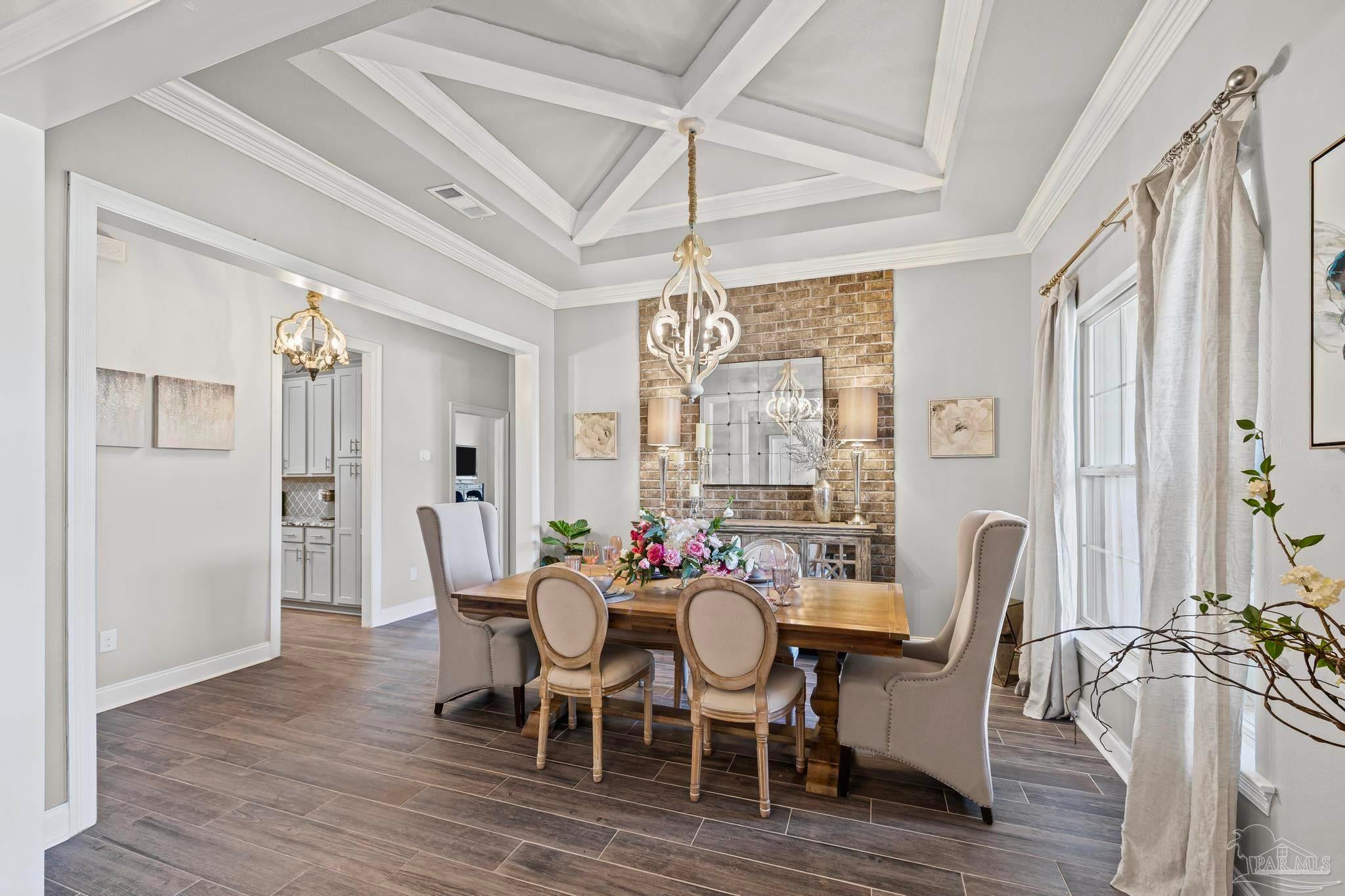 Photo of Listing #665956