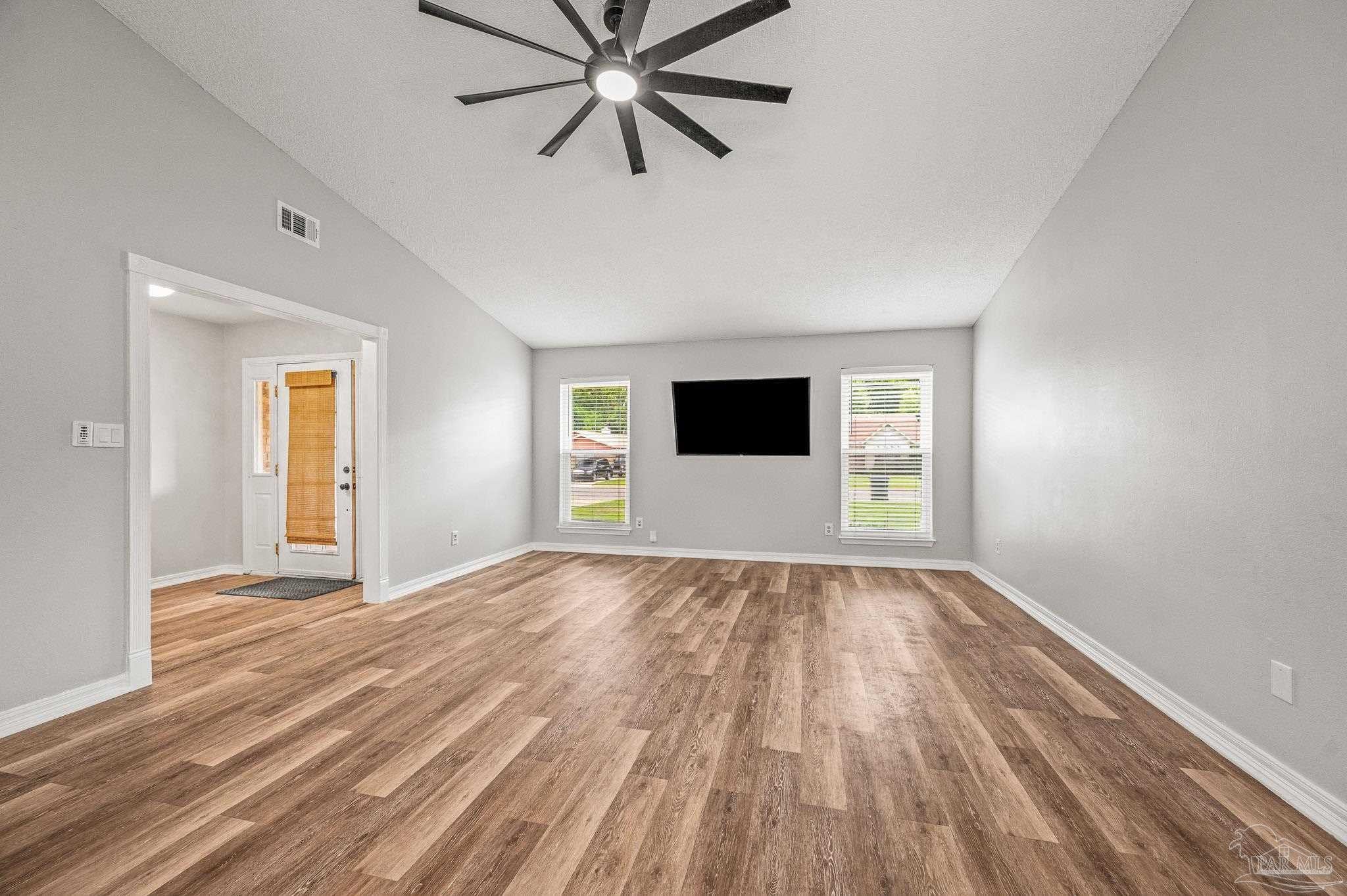 Photo of Listing #666079