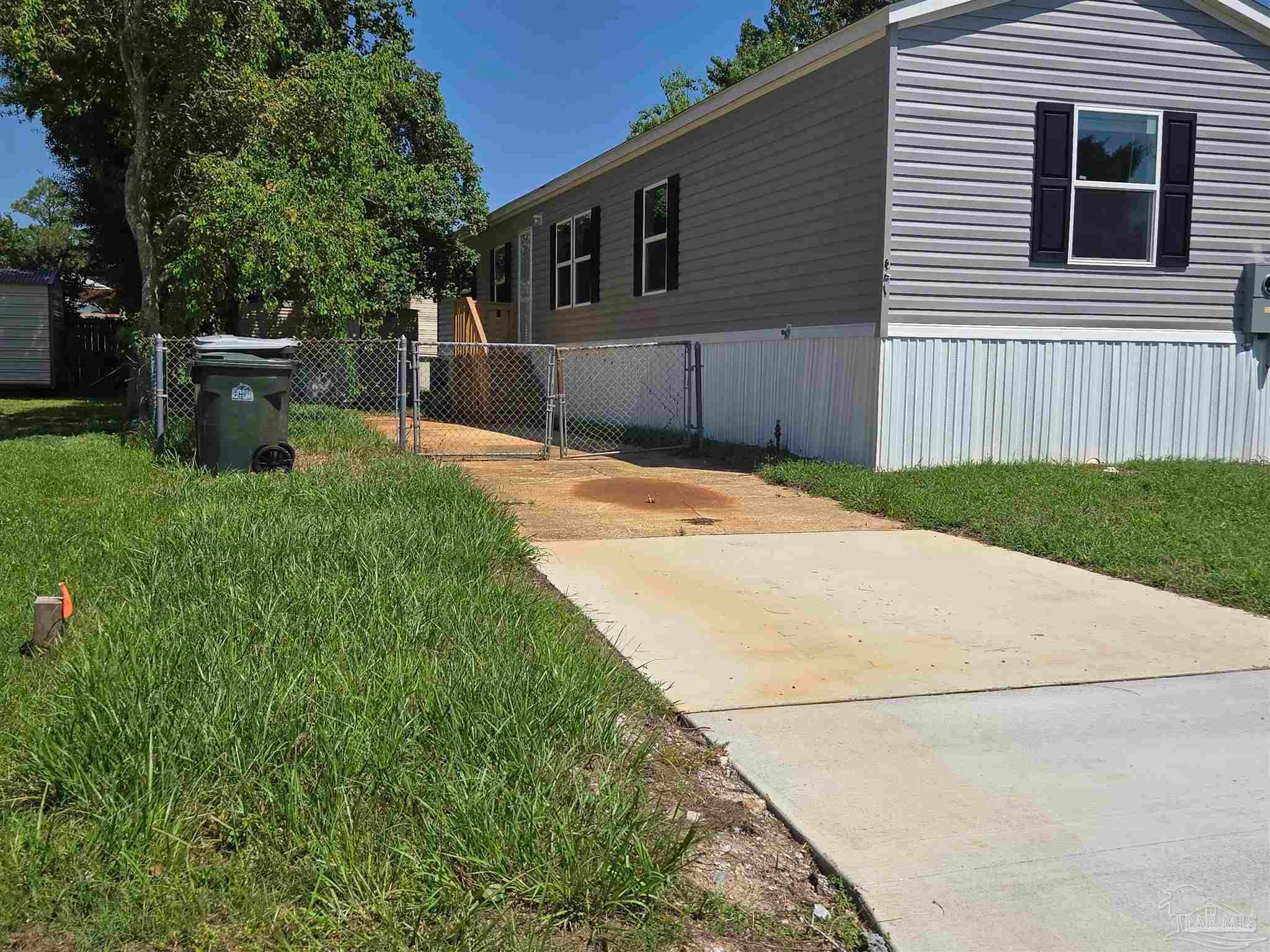 Photo of Listing #666142
