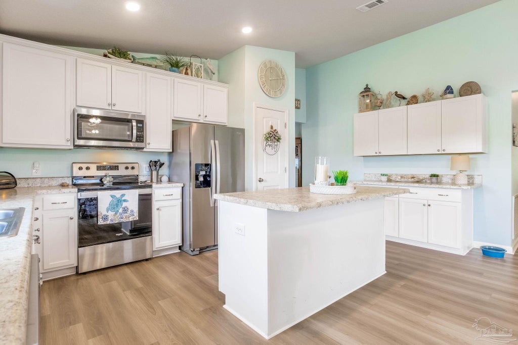 5935 Diligence Ct Milton Property - 668271 5 F19a820aa37e9d85df12832b7d56e5a8 L