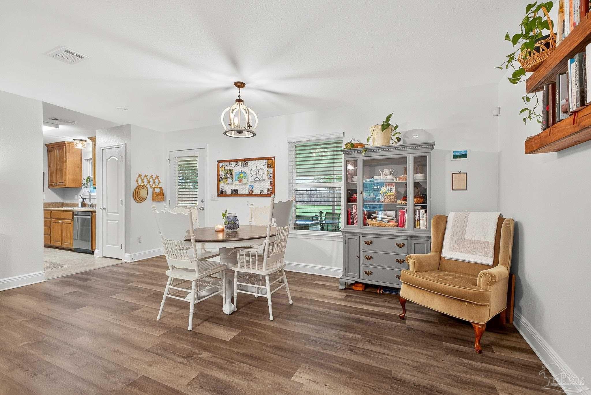 Photo of Listing #668529