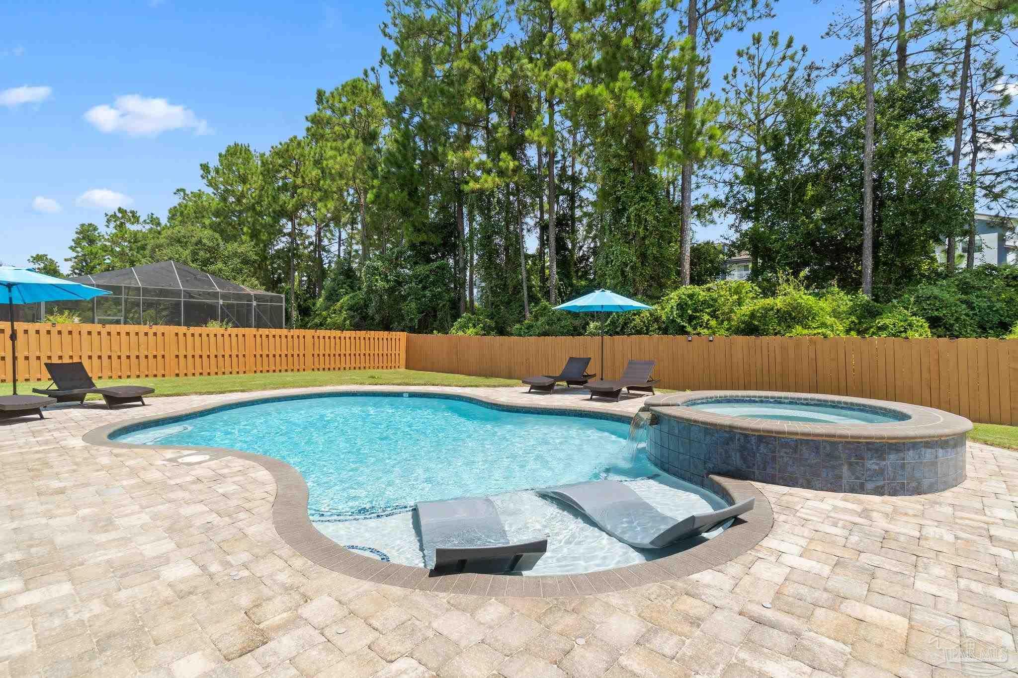 Photo of Listing #669585