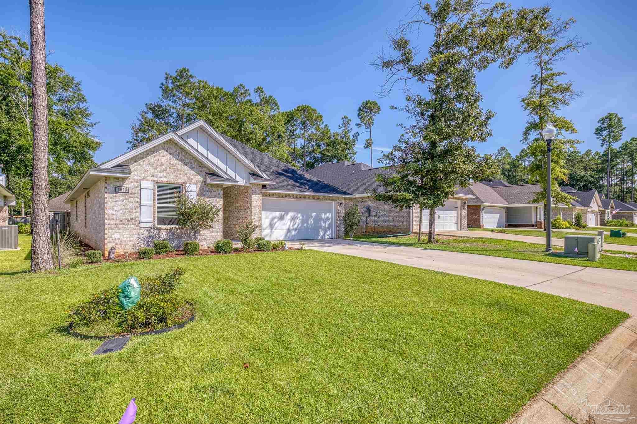 Photo of Listing #671136