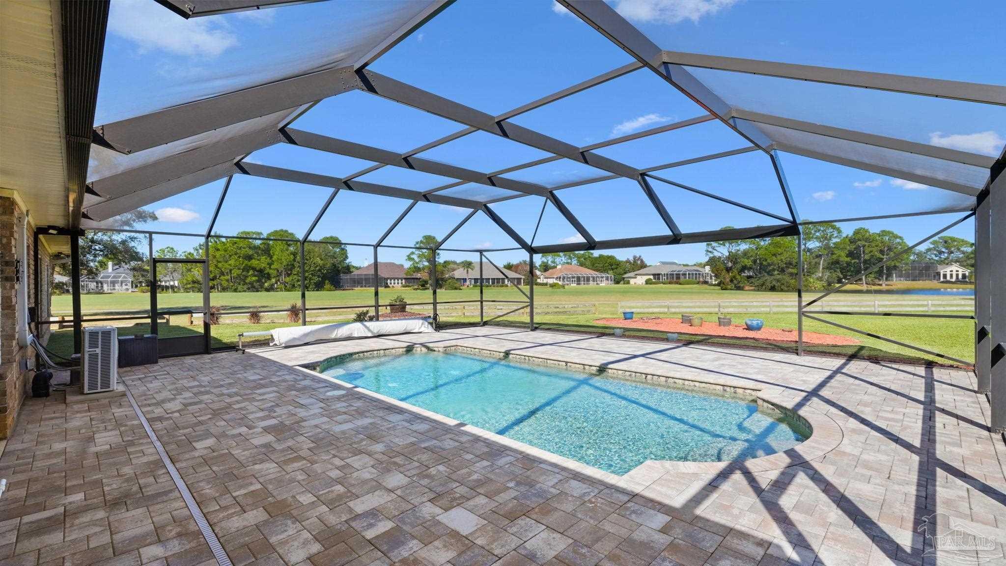 Photo of Listing #671542