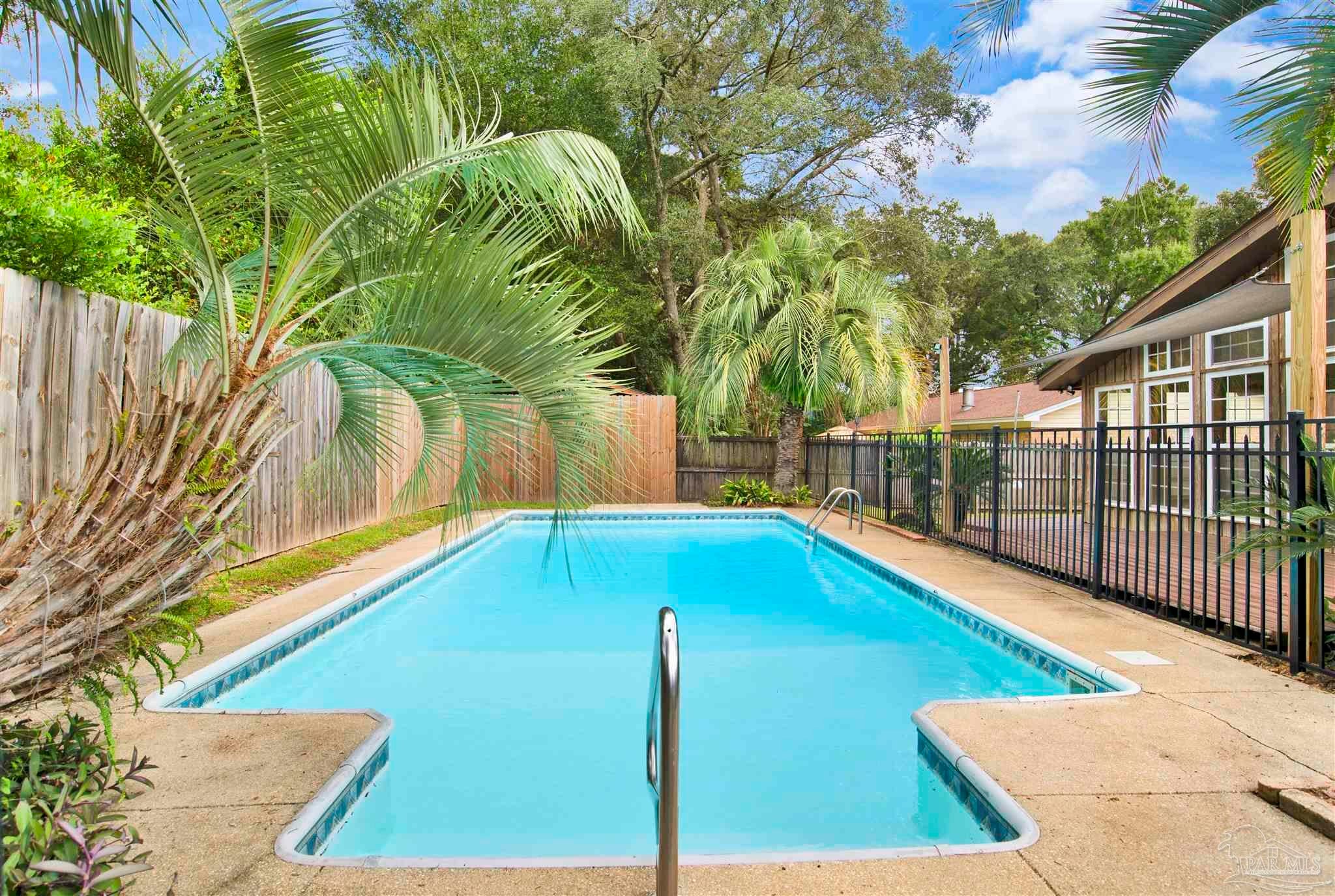 Photo of Listing #671915