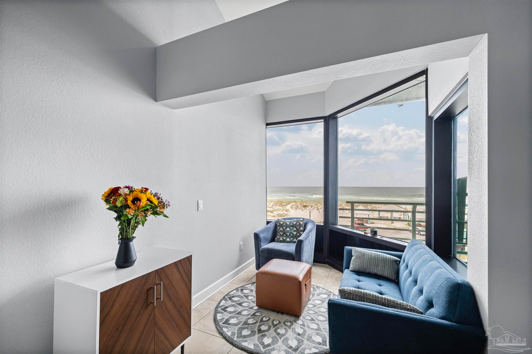 Photo of Listing #671950