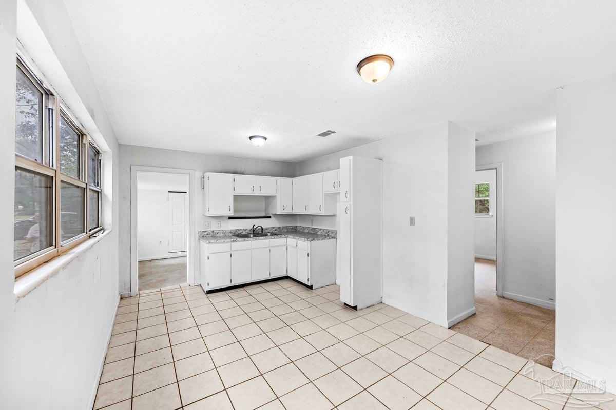 Photo of Listing #671983