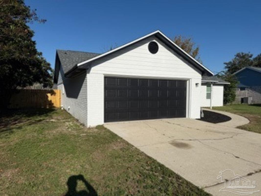 Photo of Listing #672397