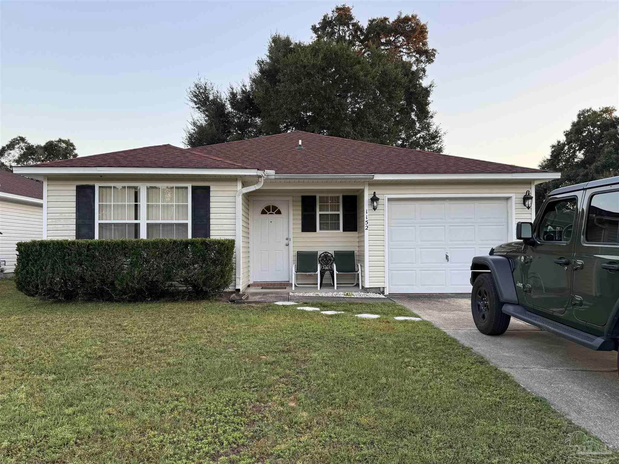 Photo of Listing #672452