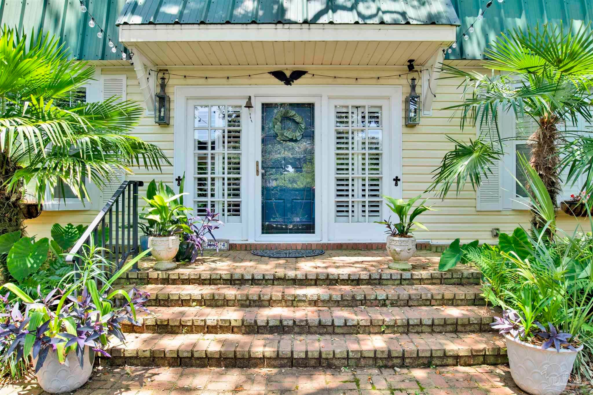 Photo of Listing #672477