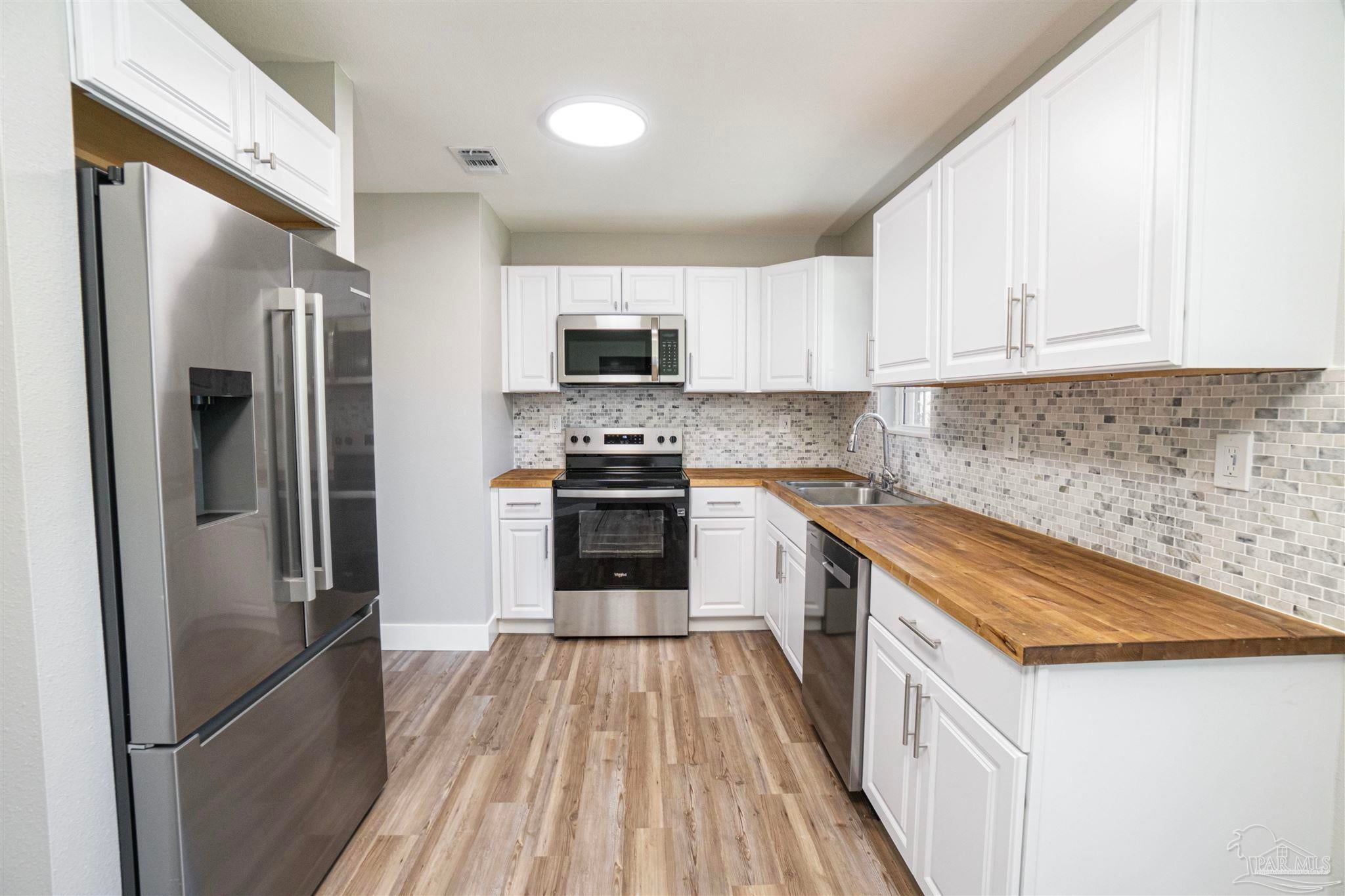 Photo of Listing #672534