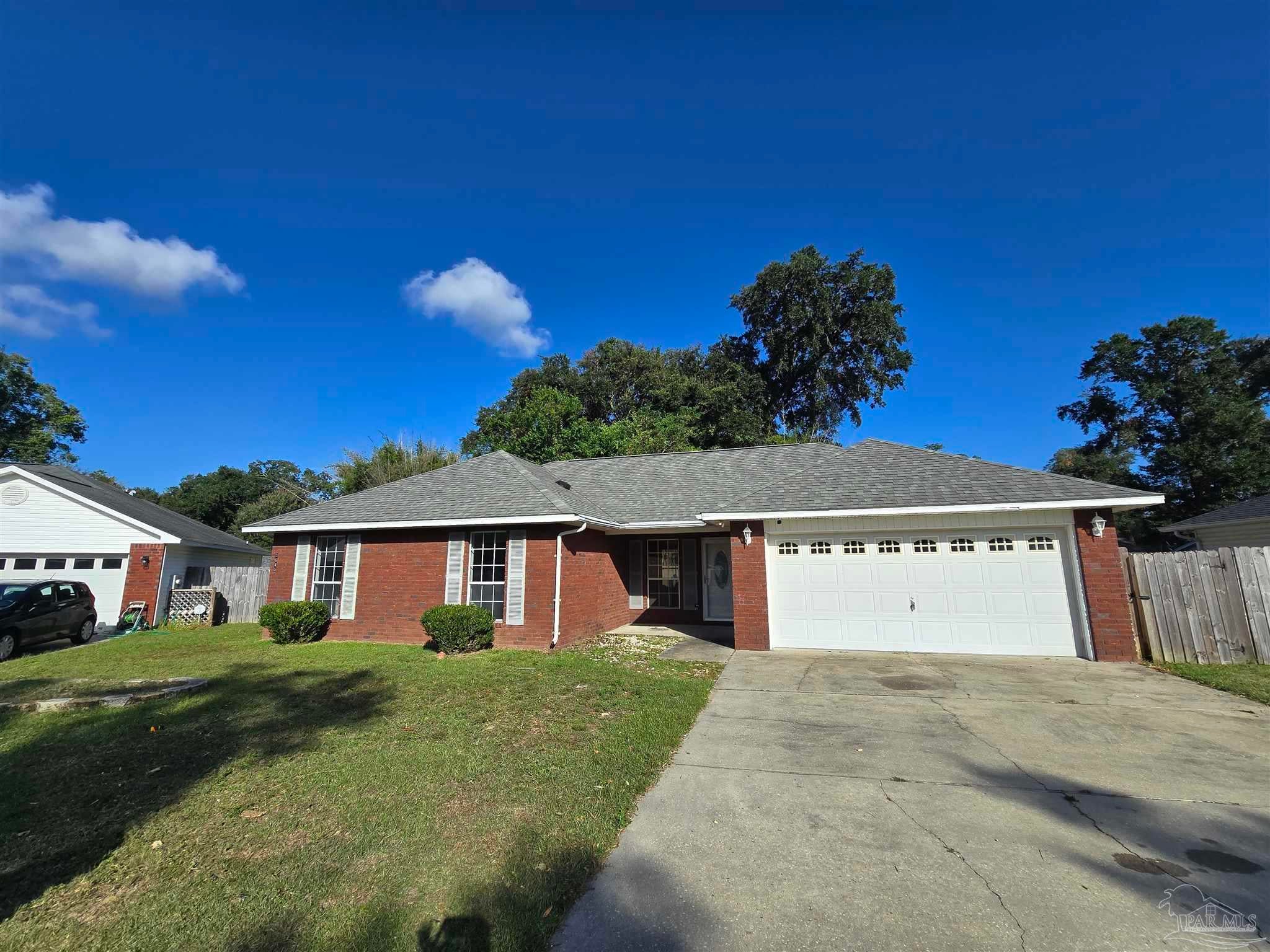 Photo of Listing #672595