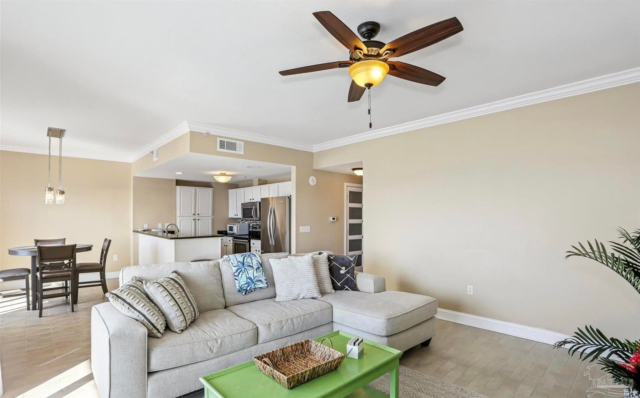 Photo of Listing #672772