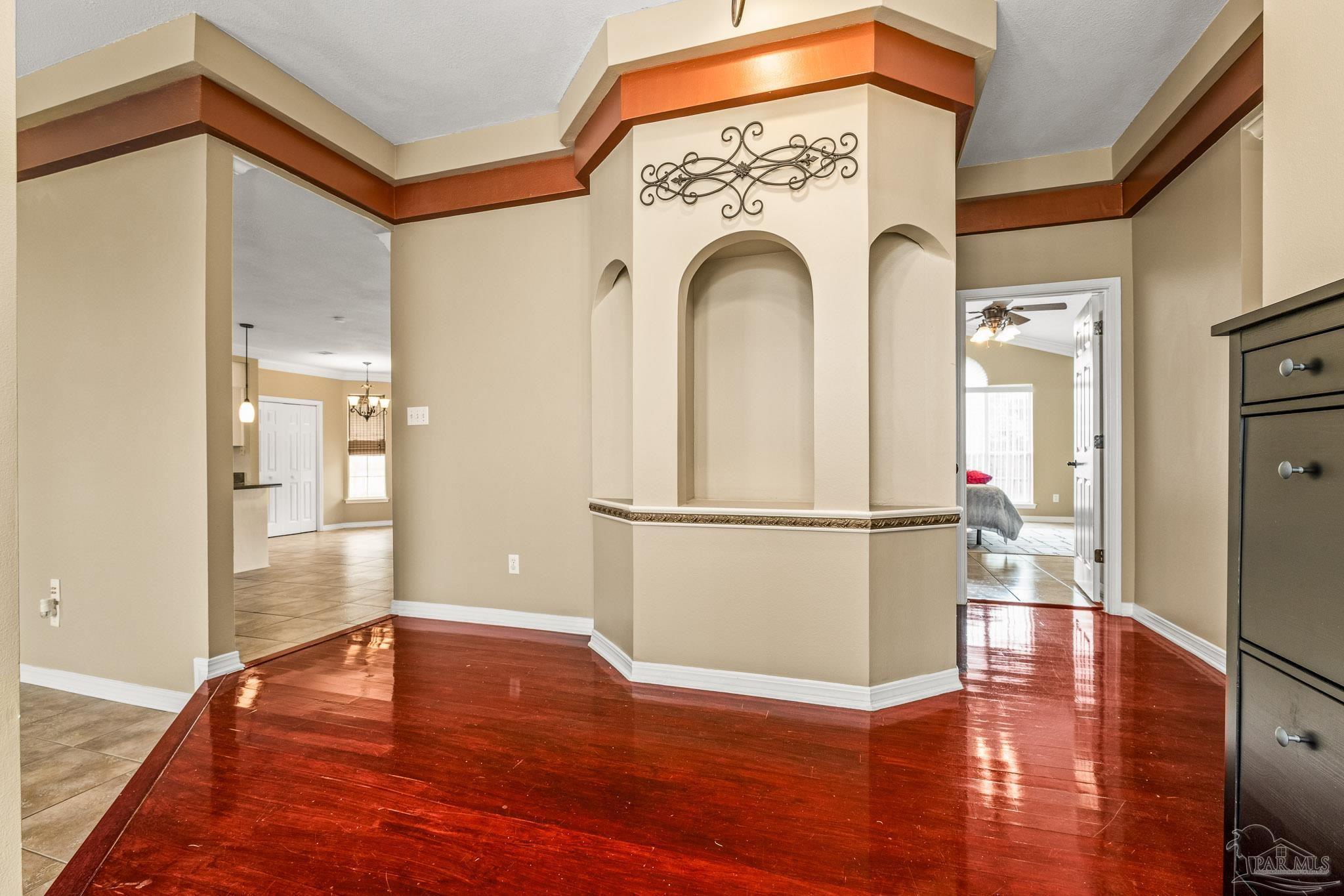 Photo of Listing #672880