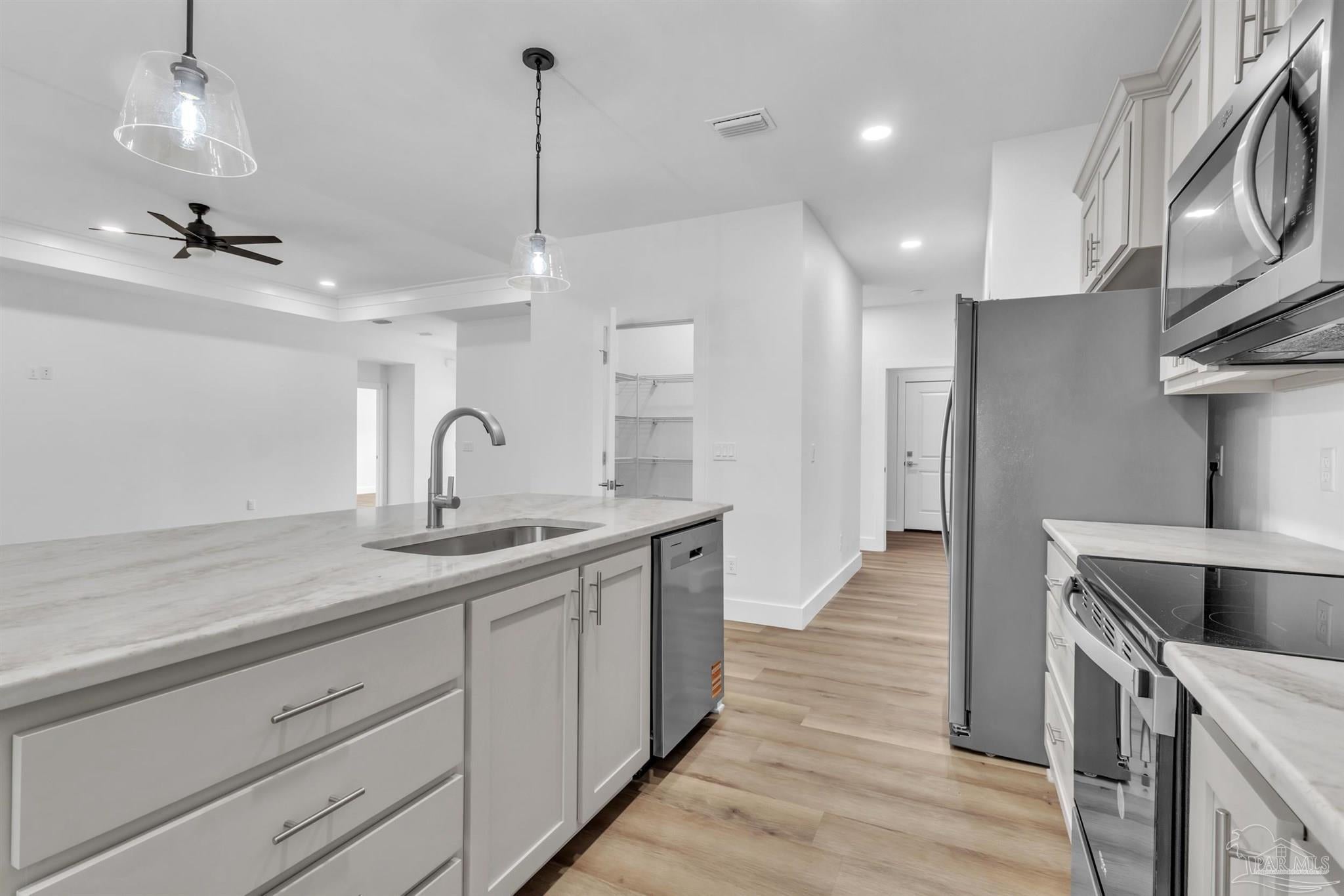 Photo of Listing #673120