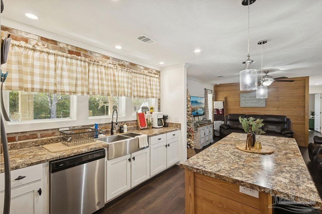 Photo of Listing #673900