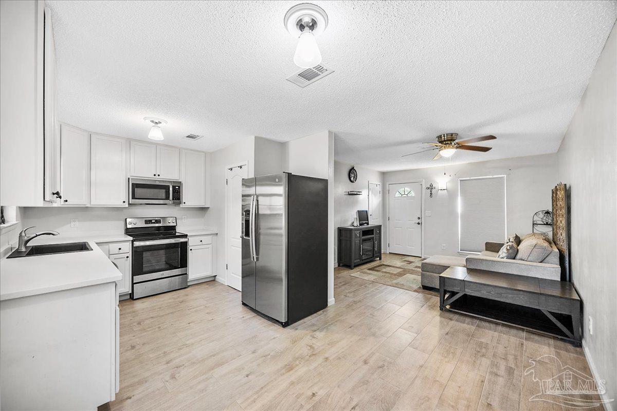 Photo of Listing #673927