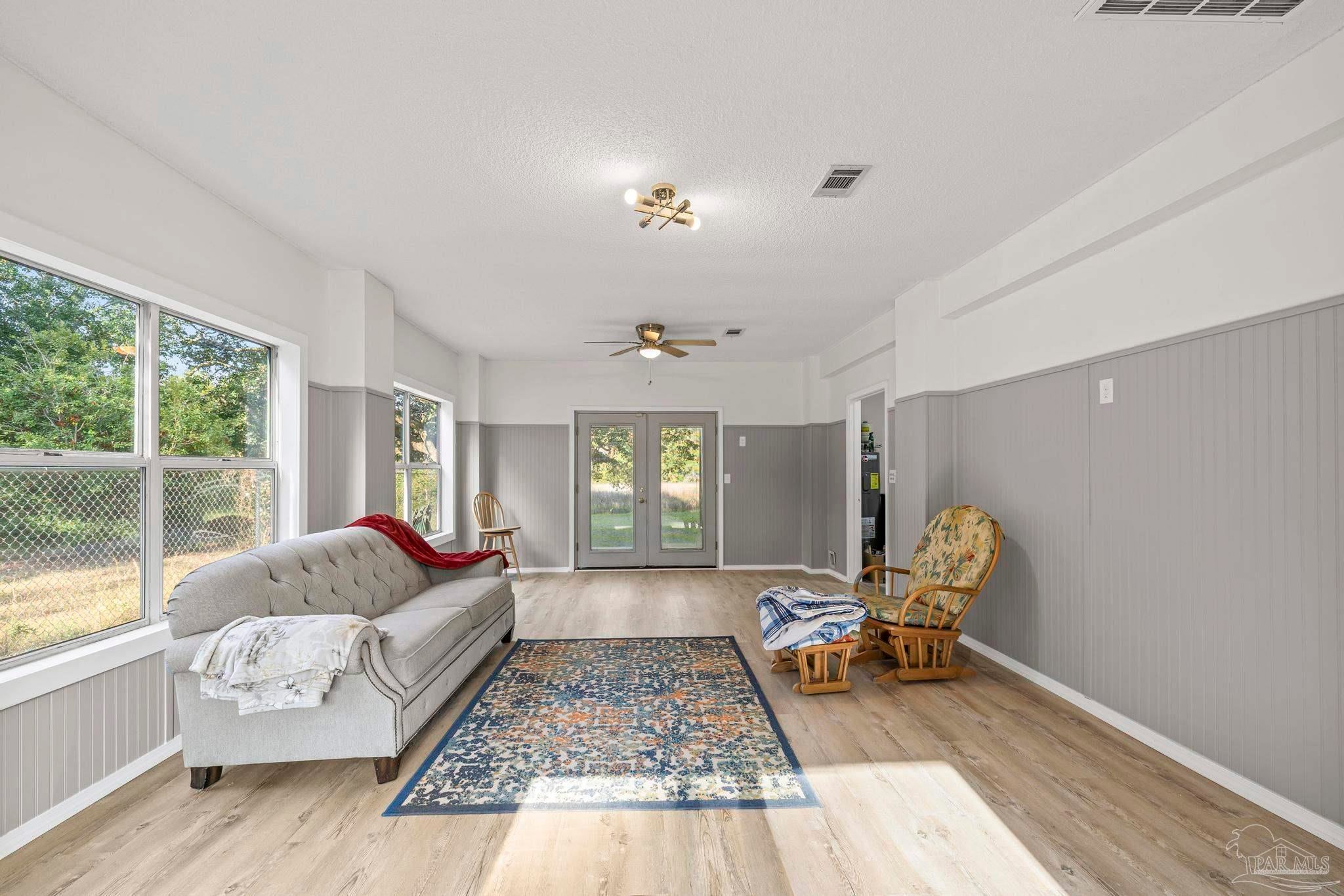 Photo of Listing #673998