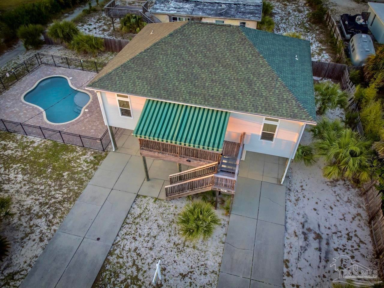 Photo of Listing #674456