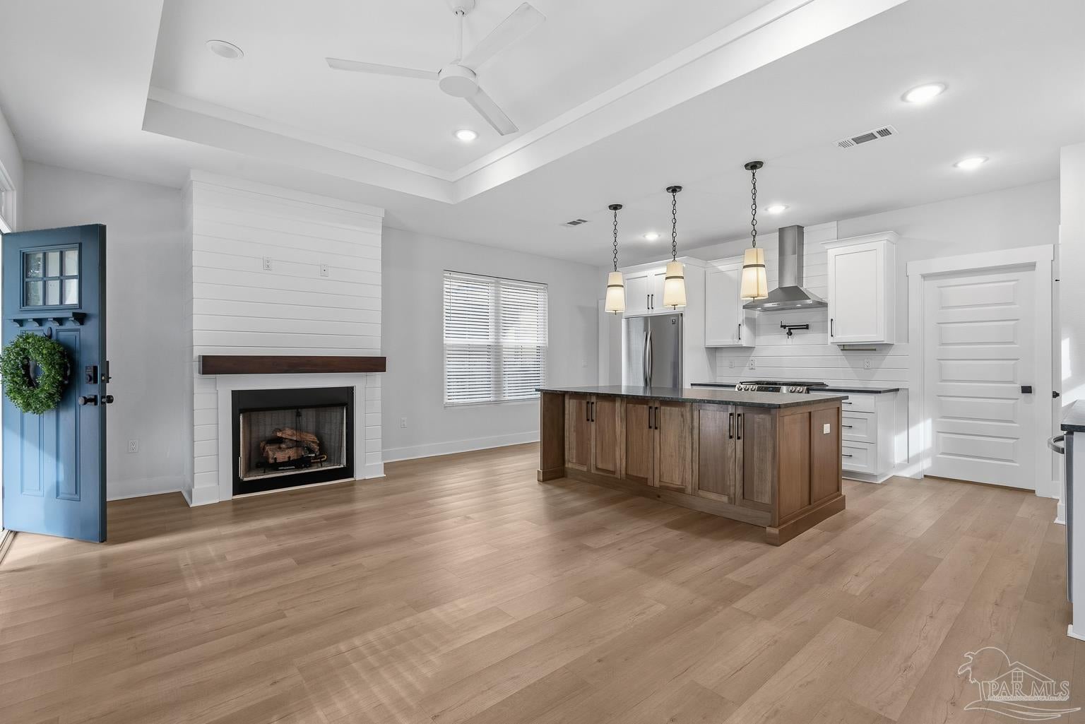 Photo of Listing #674758