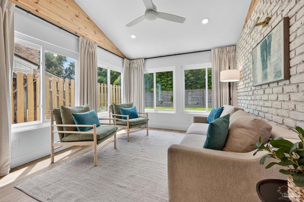 4731 Huron Dr, Pensacola