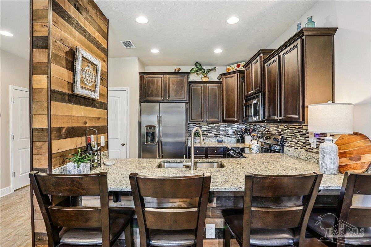 Photo of Listing #670421