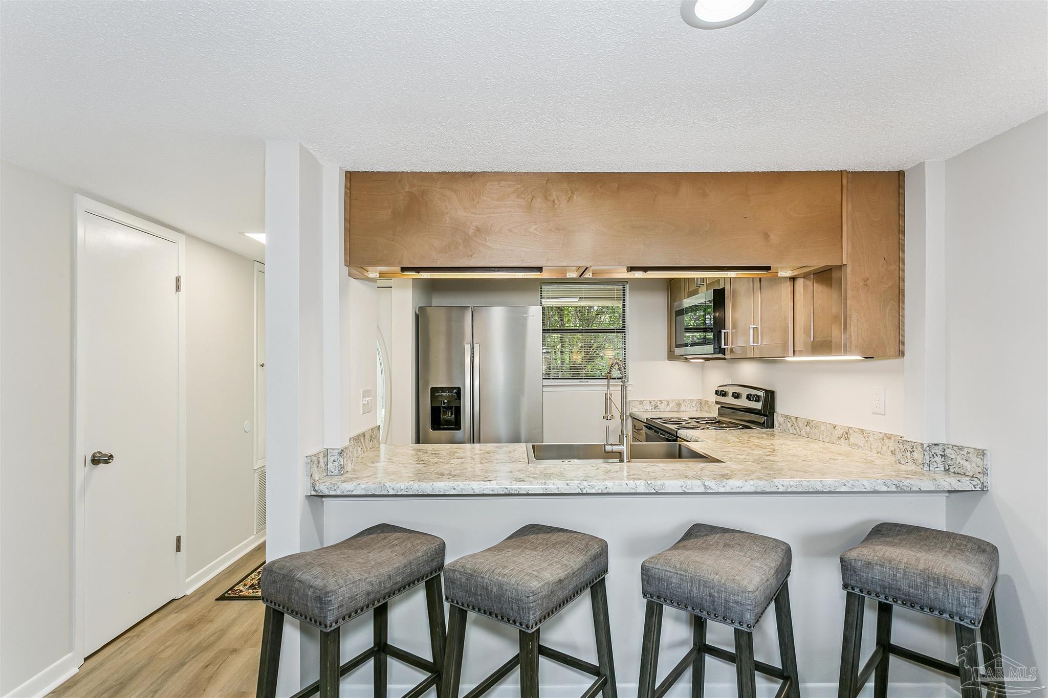 Photo of Listing #671590