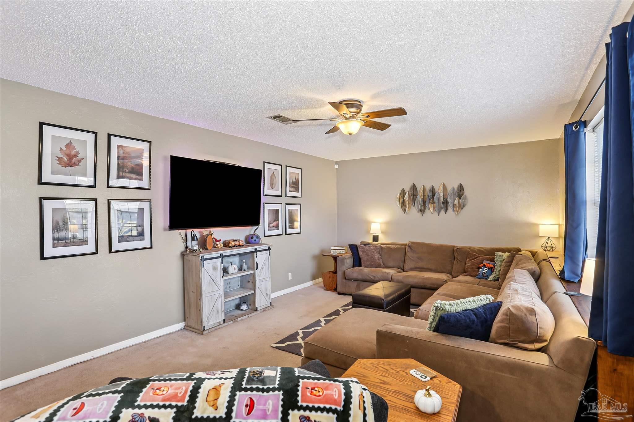 Photo of Listing #672853