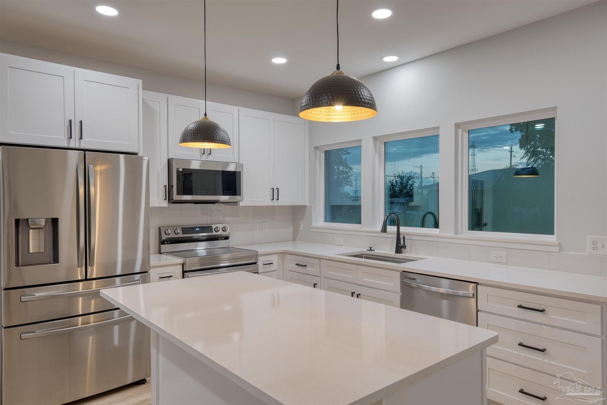 Photo of Listing #670630