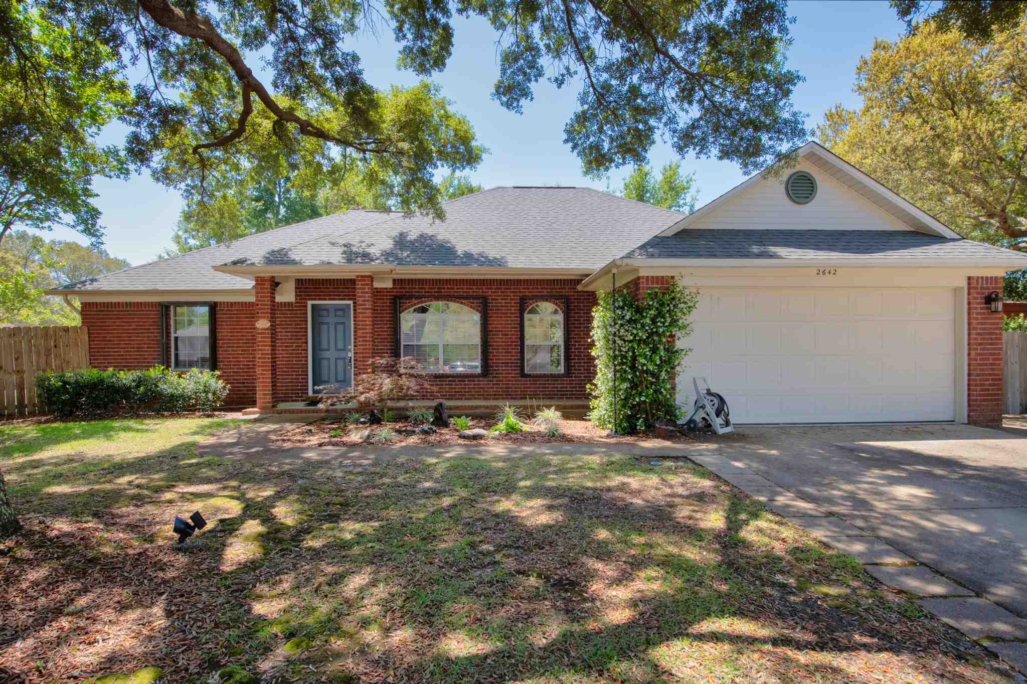 Photo of Listing #625793
