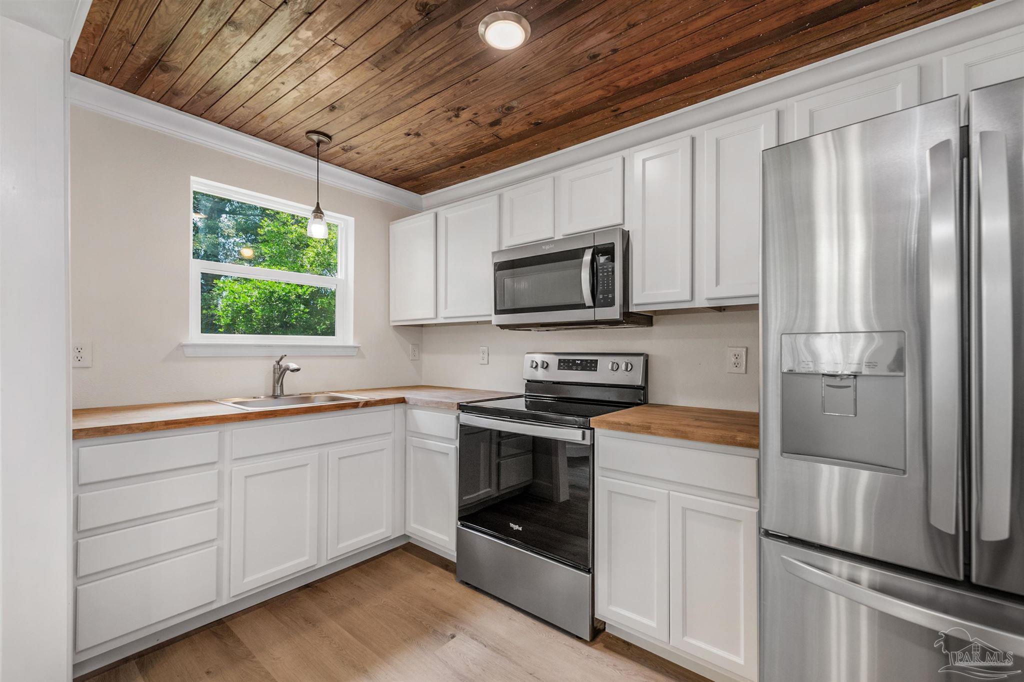 Photo of Listing #653530