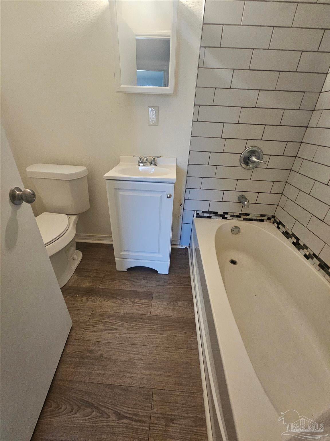 Photo of Listing #660036