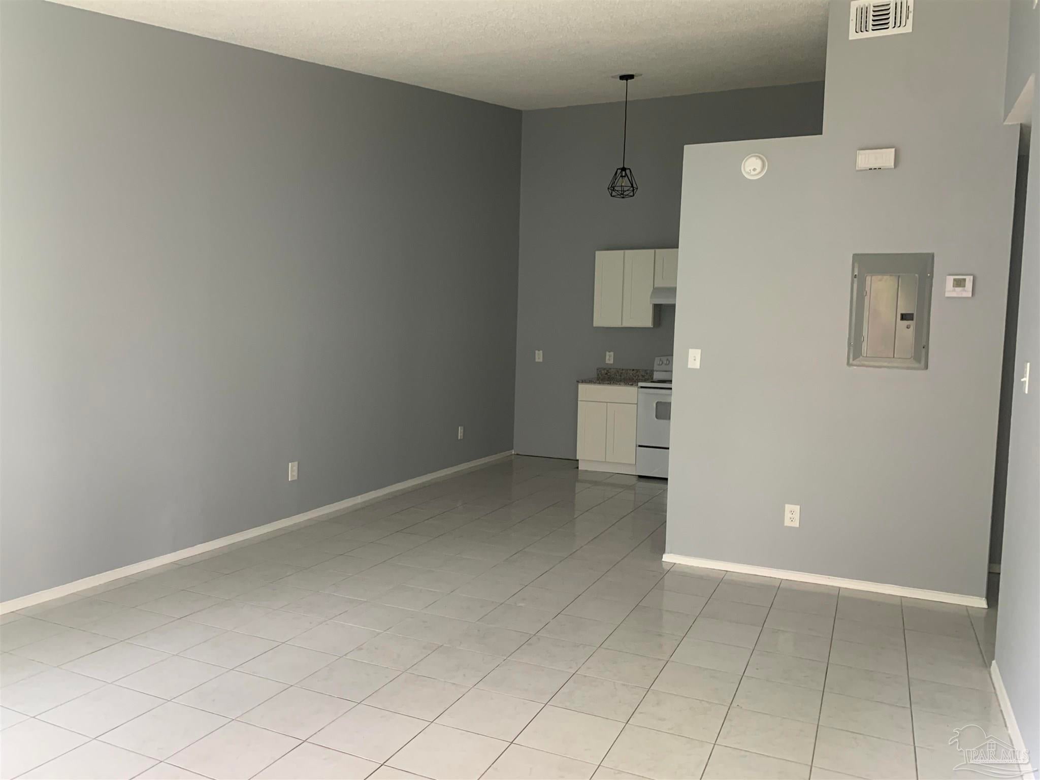 Photo of Listing #667171