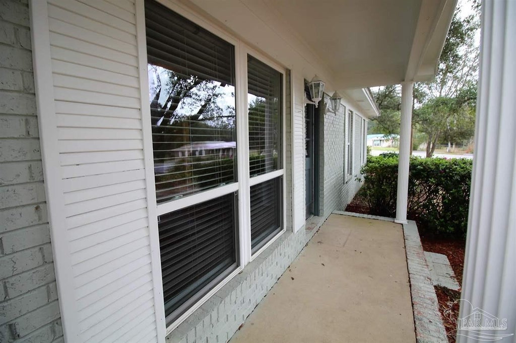 5200 Springdale Dr Milton Property - 668233 2 6321f0e96766ce4dbec123a81693fc79 L 