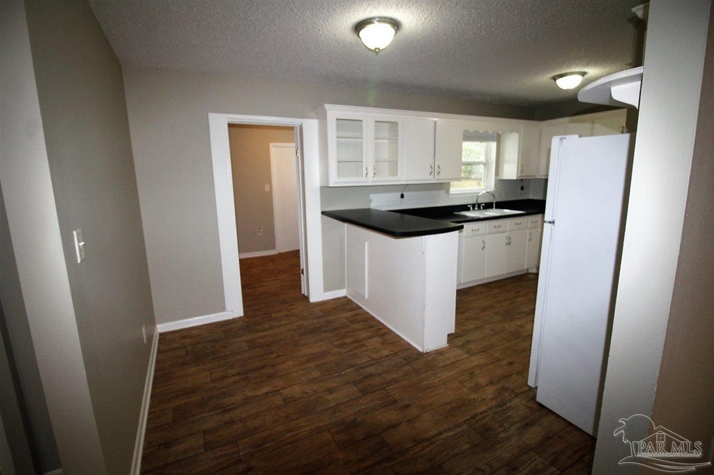5200 Springdale Dr Milton Property - 668233 4 620d9135d1493d80f0b1d57e9083c4b6 L