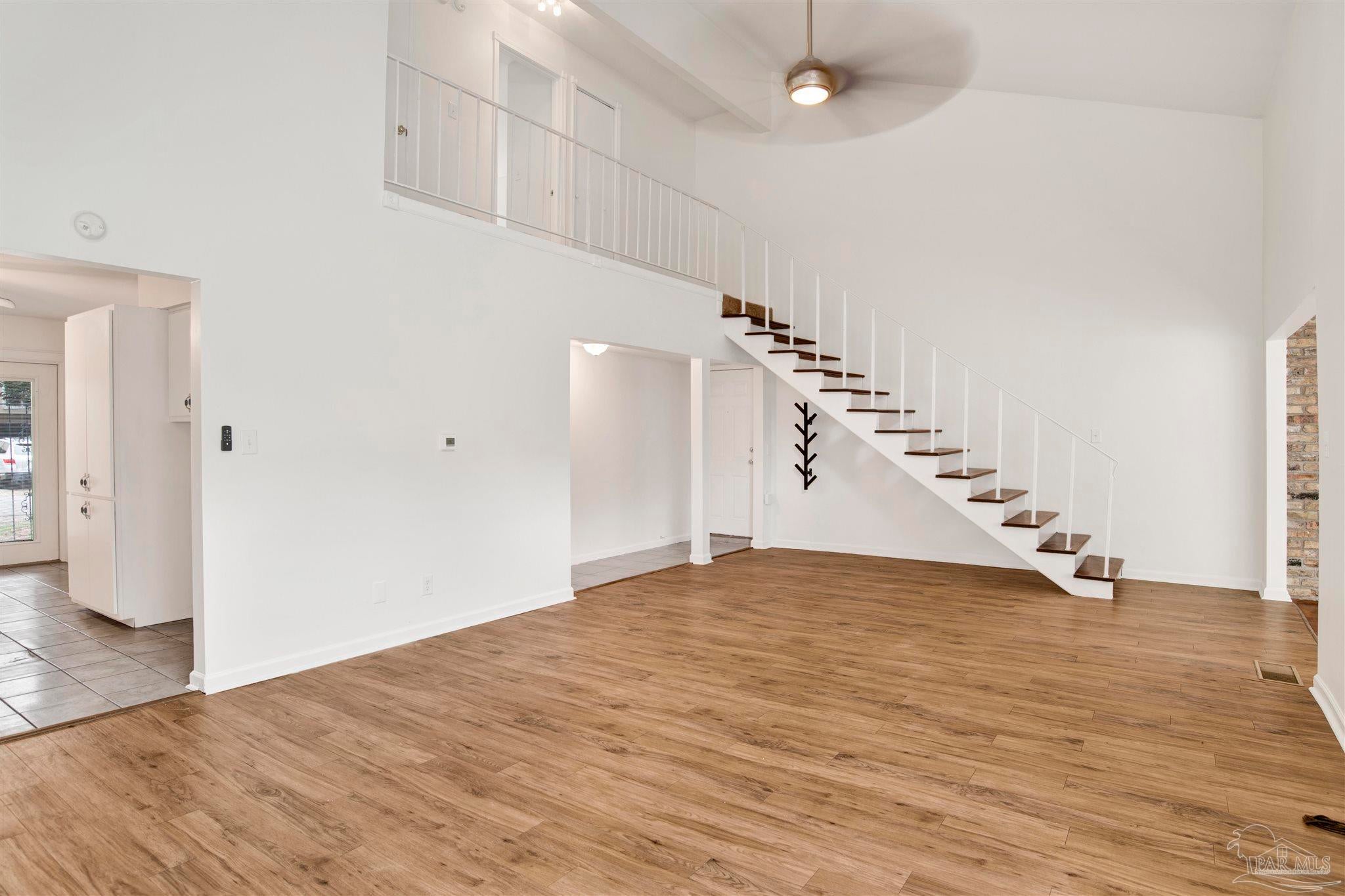 Photo of Listing #671424