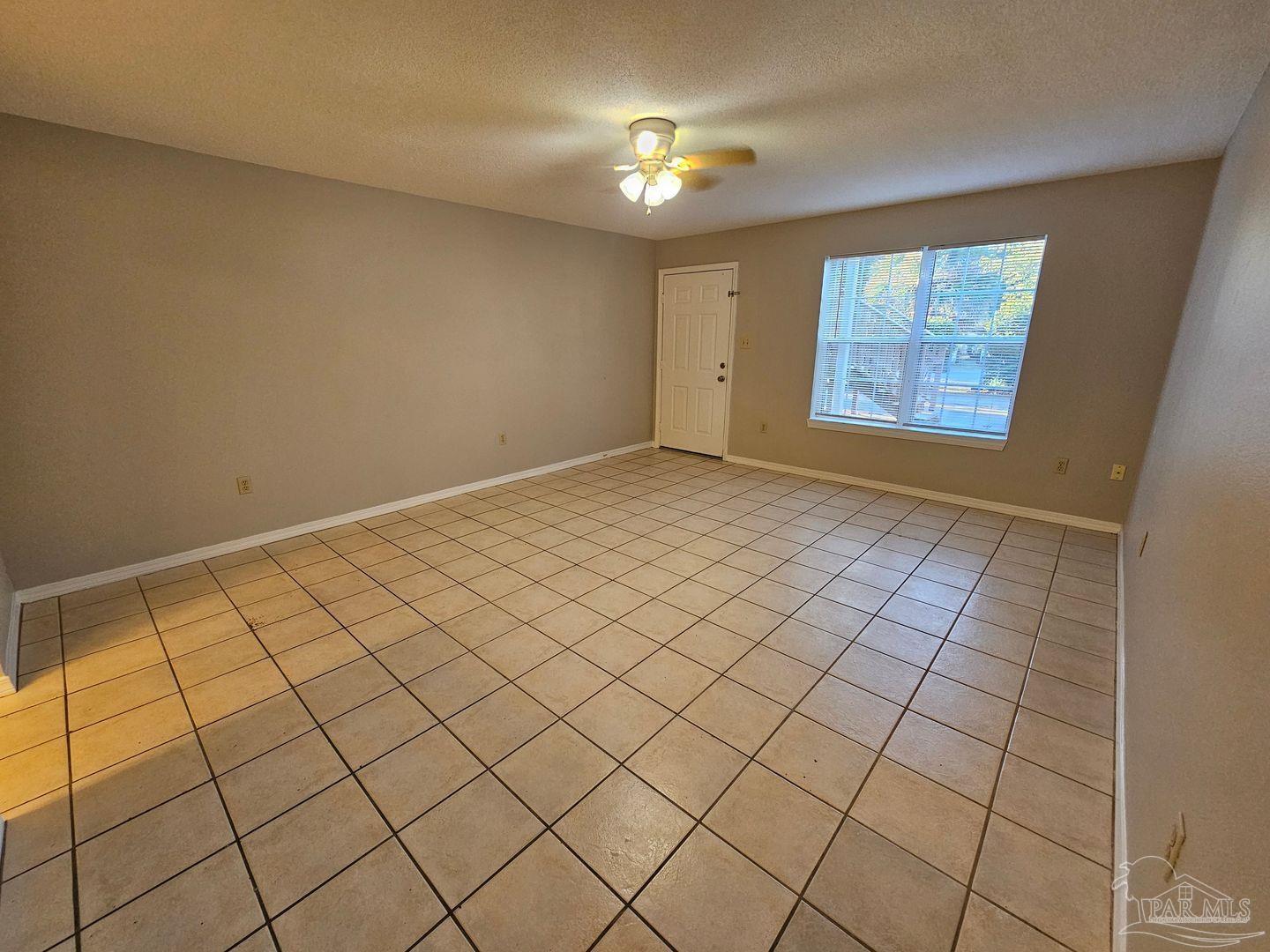 Photo of Listing #672445