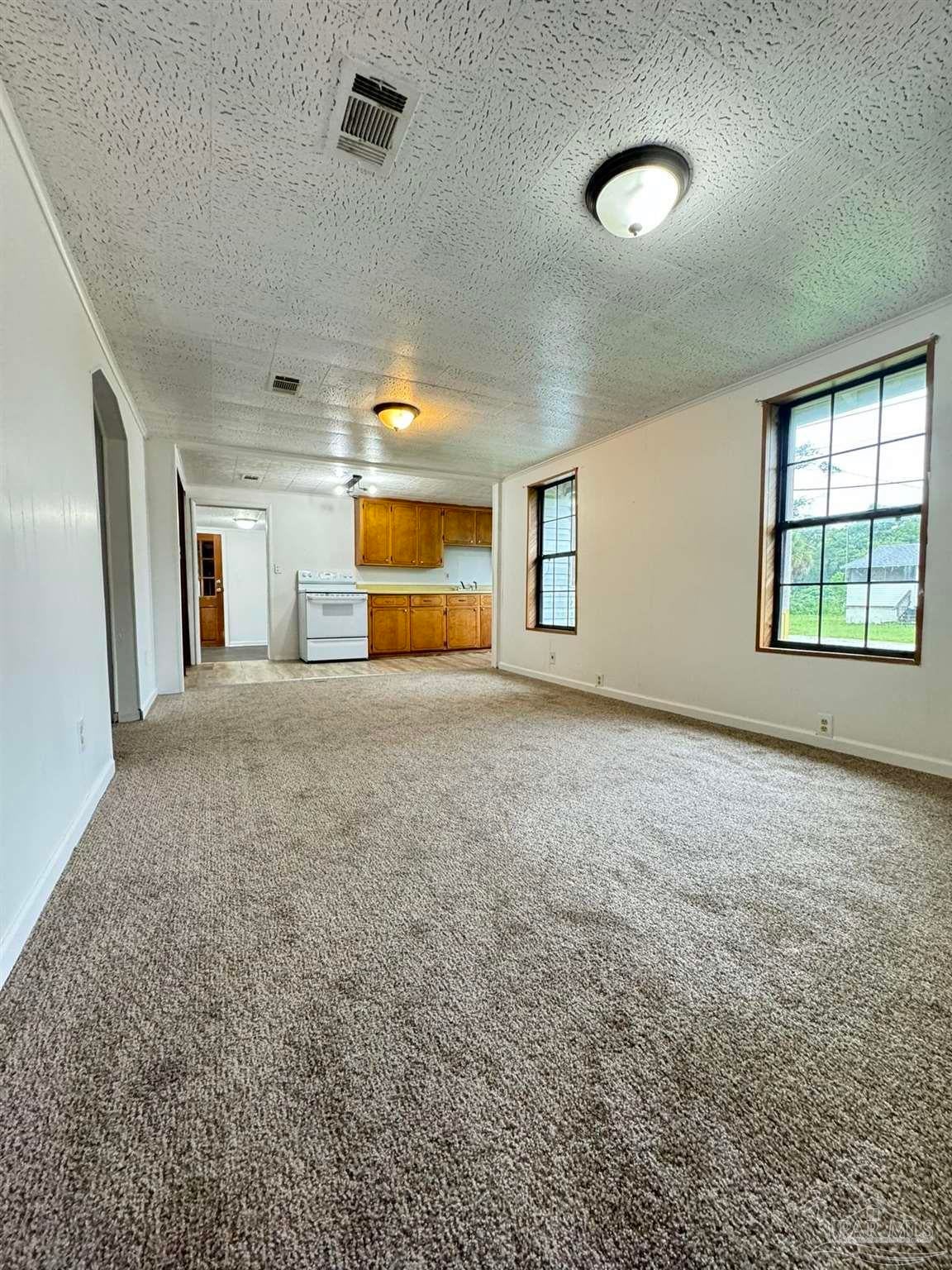 Photo of Listing #674930