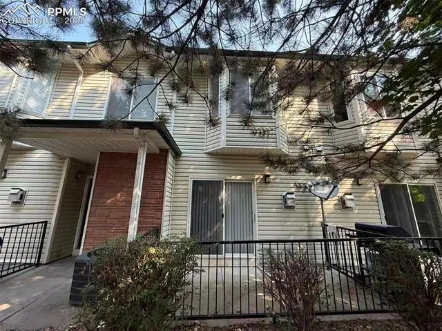 Colorado Springs Homes for Sale in the neighborhood of Legacy Ridge in the Zipcode of 80910