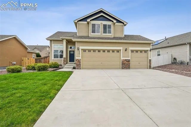 Residential Real Estate for Sale at 7504 Bonterra Lane in the city of Colorado Springs by MLS #7208357