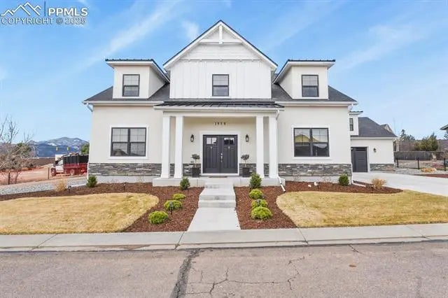 Residential Real Estate for Sale at 1950 Mesa Park View in the city of Colorado Springs by MLS #6863666