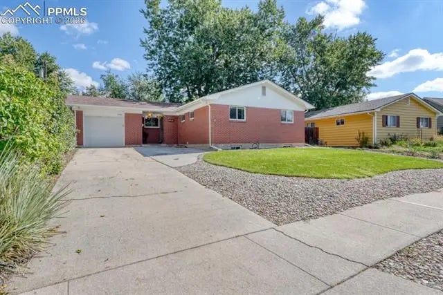 Homes for Sale in Colorado Springs, CO