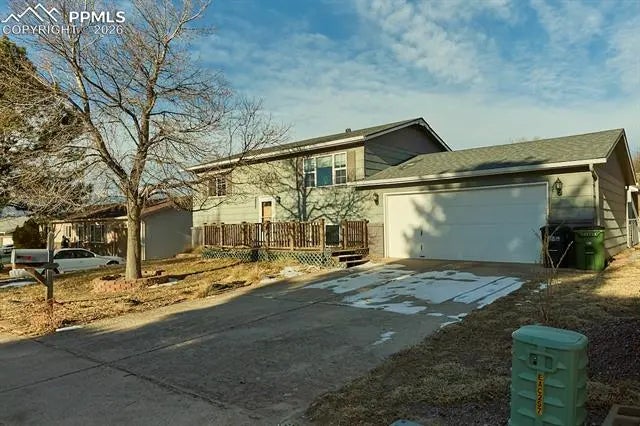 Residential Real Estate for Sale located in the neighborhood of Vista Grande Terrace, in the city of Colorado Springs, CO